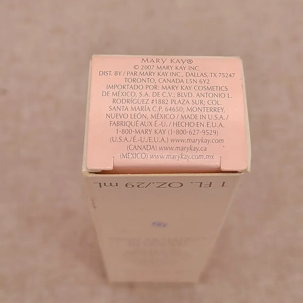 Mary Kay Medium Coverage Foundation Ivory 104 - Pink Cap # 355100 NIB Full Size